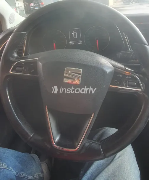 Seat Leon 2016 Blue Automatic Used for Sale in Greater Cairo ( Cairo + Giza) - 5