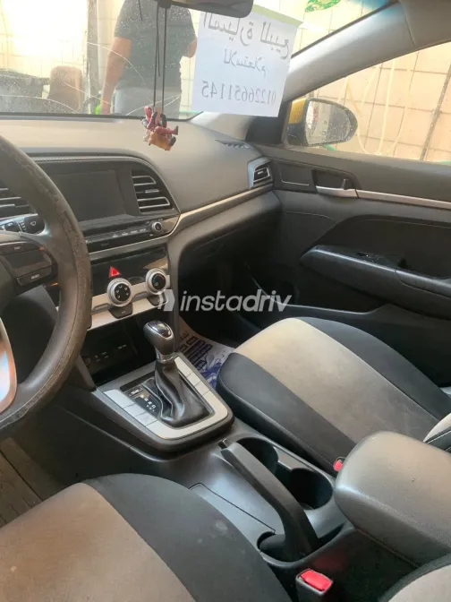Hyundai Elantra AD 2019 Gold Automatic Used for Sale in Greater Cairo ( Cairo + Giza) - 6