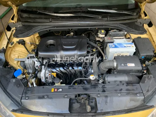 Hyundai Elantra AD 2019 Gold Automatic Used for Sale in Greater Cairo ( Cairo + Giza) - 7
