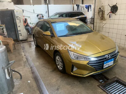 Hyundai Elantra AD 2019 Gold Automatic Used for Sale in Greater Cairo ( Cairo + Giza) - 9