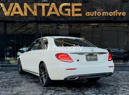Mercedes E 200 2018 White Automatic Used for Sale in Greater Cairo ( Cairo + Giza) - 2