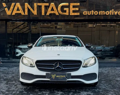 Mercedes E 200 2018 White Automatic Used for Sale in Greater Cairo ( Cairo + Giza) - 4