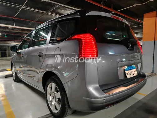 Peugeot 5008 2017 Gray Automatic Used for Sale in Greater Cairo ( Cairo + Giza) - 1