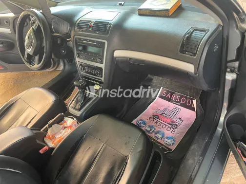 Skoda Octavia A5 2012 Dark Gray Automatic Used for Sale in Greater Cairo ( Cairo + Giza) - 3