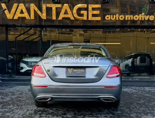 Mercedes E 180 2018 Gray Automatic Used for Sale in Greater Cairo ( Cairo + Giza) - 4