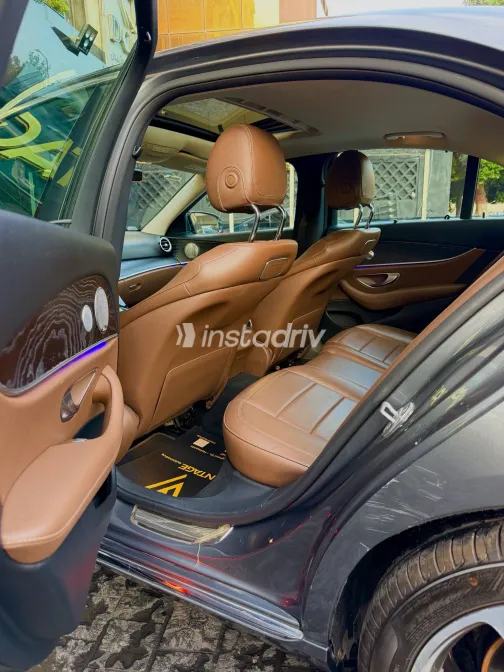 Mercedes E 180 2018 Gray Automatic Used for Sale in Greater Cairo ( Cairo + Giza) - 7