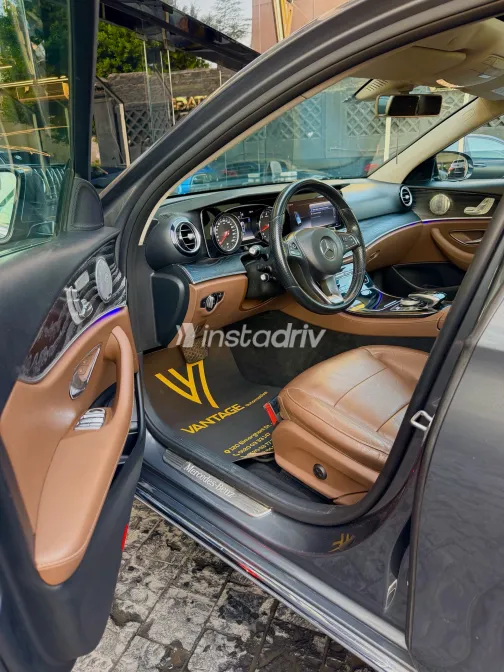 Mercedes E 180 2018 Gray Automatic Used for Sale in Greater Cairo ( Cairo + Giza) - 8