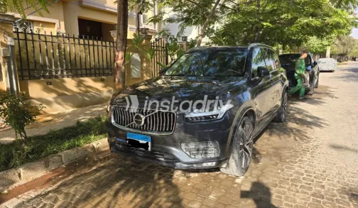 فولفو XC90 2022 رمادي غامق أوتوماتيك مستعملة للبيع في القاهرة الكبرى ( القاهرة - الجيزة) - 4