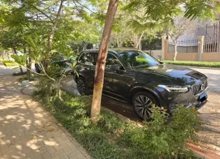 فولفو XC90 2022 رمادي غامق أوتوماتيك مستعملة للبيع في القاهرة الكبرى ( القاهرة - الجيزة)