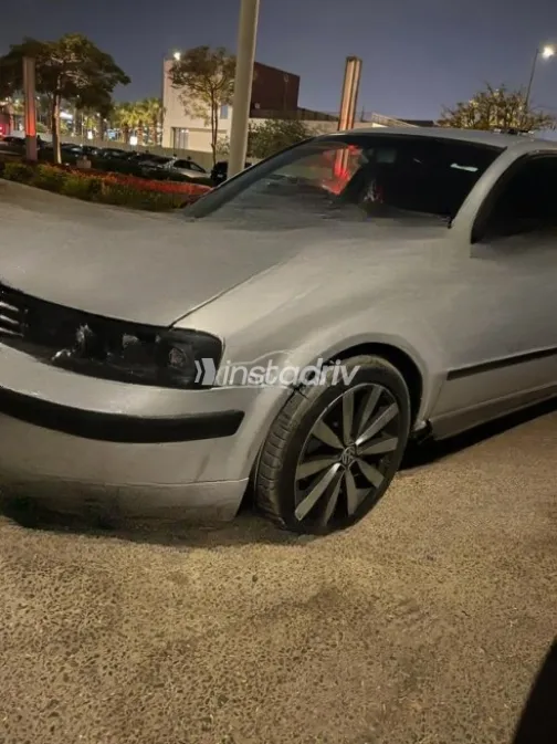 Volkswagen Passat 2000 Silver Manual Used for Sale in Cairo - 6