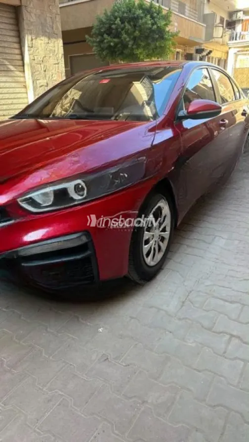 كيا سيراتو 2021 أحمر غامق أوتوماتيك مستعملة للبيع في مدينة نصر - 2