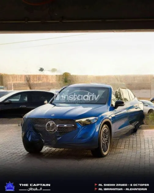 مرسيدس GLC 200 2023 أزرق غامق أوتوماتيك مستعملة للبيع في مدينة الشيخ زايد - 1