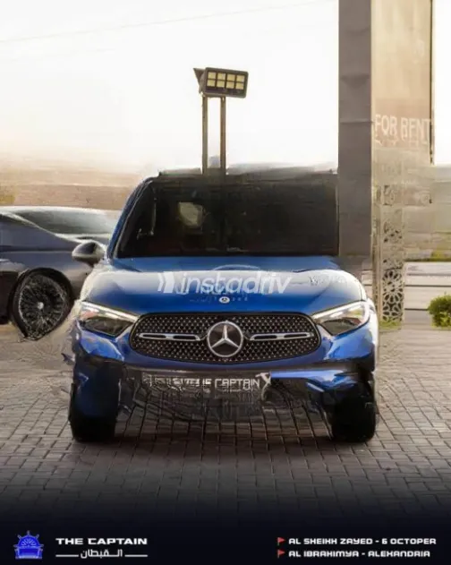 مرسيدس GLC 200 2023 أزرق غامق أوتوماتيك مستعملة للبيع في مدينة الشيخ زايد - 8