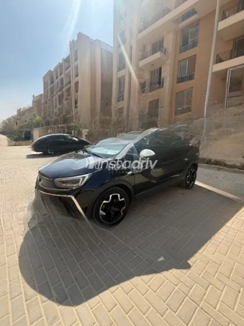 Opel Crossland 2021 Black Automatic Used for Sale in Cairo - 3