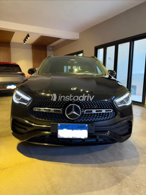 مرسيدس GLA 200 2021 أسود أوتوماتيك مستعملة للبيع في القاهرة الكبرى ( القاهرة - الجيزة) - 3