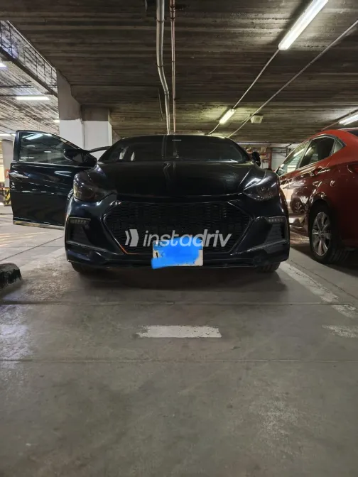 Hyundai Elantra 2016 Black Automatic Used for Sale in Greater Cairo ( Cairo + Giza) - 4