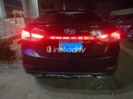 Hyundai Elantra 2016 Black Automatic Used for Sale in Greater Cairo ( Cairo + Giza) - 6