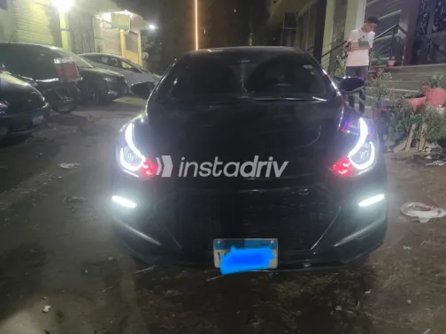 Hyundai Elantra 2016 Black Automatic Used for Sale in Greater Cairo ( Cairo + Giza) - 8