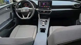 Seat Leon 2024 Blue Automatic Used for Sale in Greater Cairo ( Cairo + Giza)