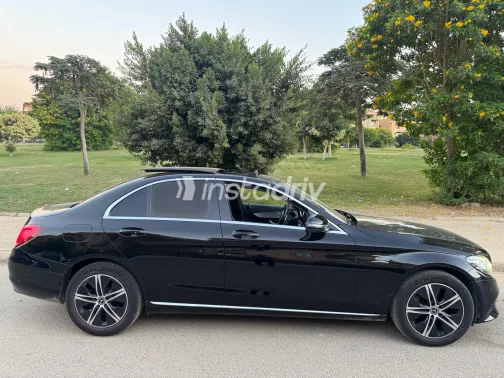 Mercedes C 180 2020 Black Automatic Used for Sale in Greater Cairo ( Cairo + Giza) - 3