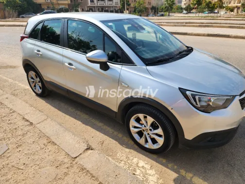 Opel Crossland 2018 Silver Automatic Used for Sale in Greater Cairo ( Cairo + Giza) - 2