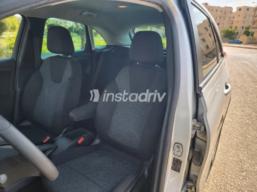 Opel Crossland 2018 Silver Automatic Used for Sale in Greater Cairo ( Cairo + Giza) - 5