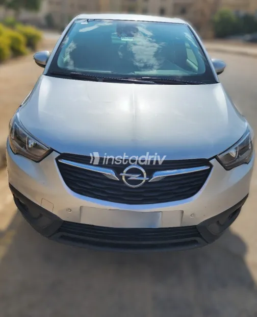 Opel Crossland 2018 Silver Automatic Used for Sale in Greater Cairo ( Cairo + Giza) - 6