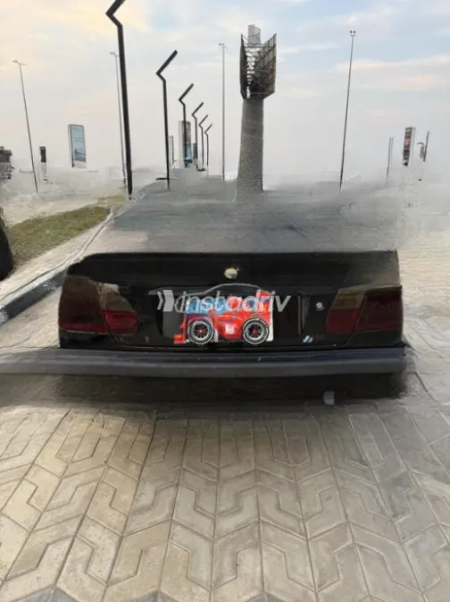 بي ام دبليو 318 2002 أسود أوتوماتيك مستعملة للبيع في القاهرة - 1