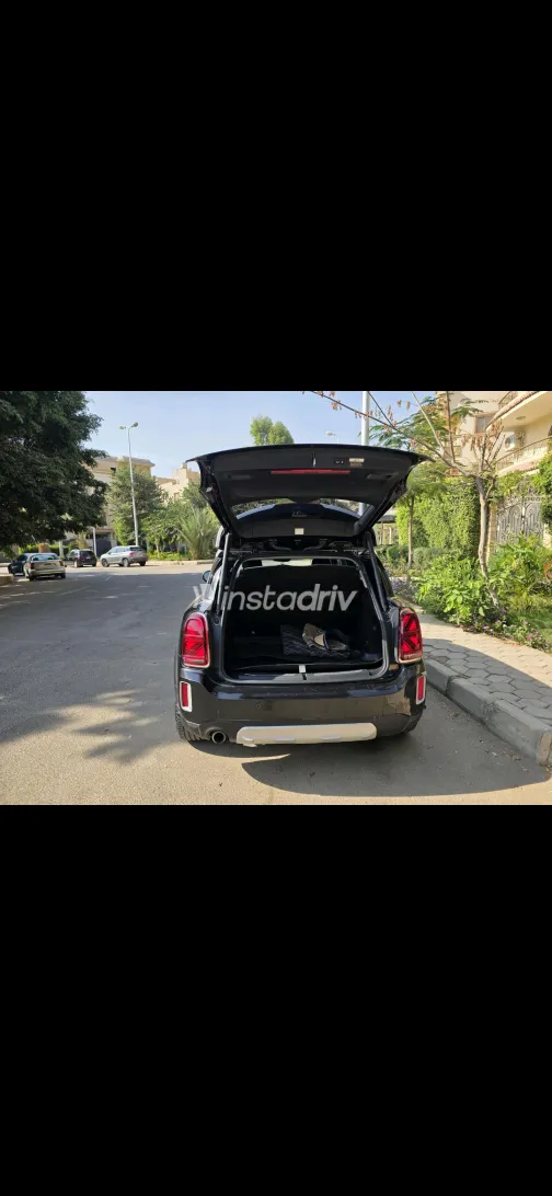 مينى كانترى مان 2021 أسود أوتوماتيك مستعملة للبيع في القاهرة الكبرى ( القاهرة - الجيزة) - 1
