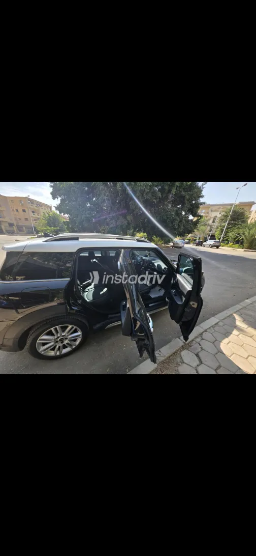 مينى كانترى مان 2021 أسود أوتوماتيك مستعملة للبيع في القاهرة الكبرى ( القاهرة - الجيزة) - 3