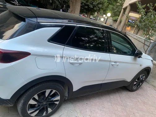 Opel Grandland 2019 White Automatic Used for Sale in Greater Cairo ( Cairo + Giza) - 4