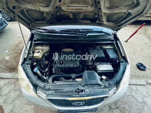 Kia Carens 2011 Silver Automatic Used for Sale in Greater Cairo ( Cairo + Giza) - 7