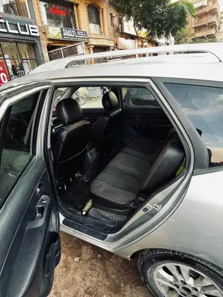 Kia Carens 2011 Silver Automatic Used for Sale in Greater Cairo ( Cairo + Giza)
