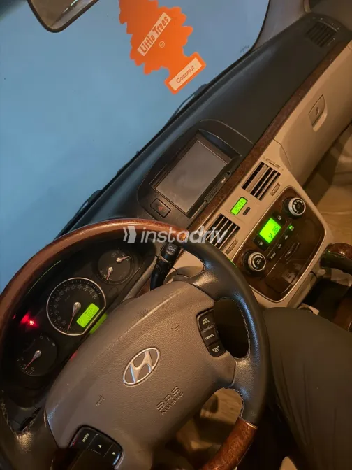 Hyundai Sonata 2010 Black Automatic Used for Sale in Greater Cairo ( Cairo + Giza) - 1