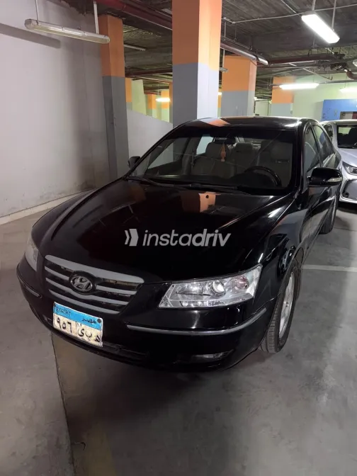 Hyundai Sonata 2010 Black Automatic Used for Sale in Greater Cairo ( Cairo + Giza) - 4