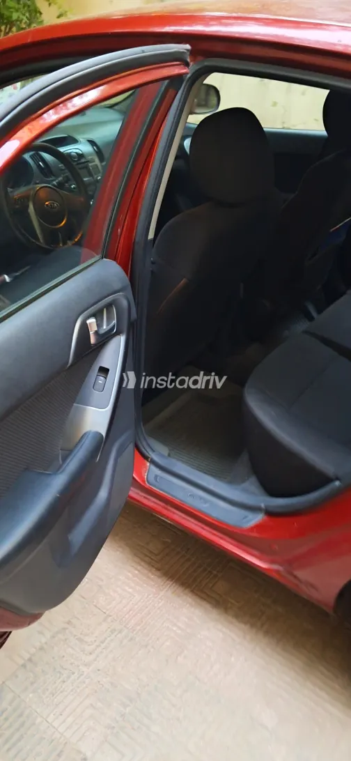 Kia Cerato 2010 White Automatic Used for Sale in Greater Cairo ( Cairo + Giza) - 6