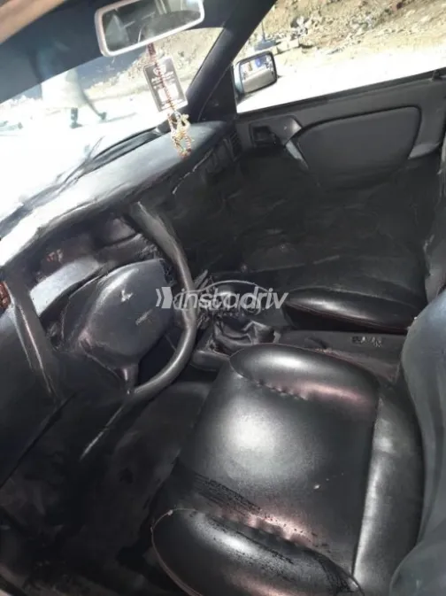 Opel Vectra 1995 Petroleum Manual Used for Sale in El Minya - 2