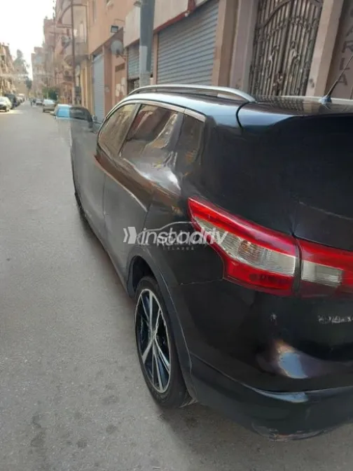 Nissan Qashqai 2017 Purple Automatic Used for Sale in Menouf - 2