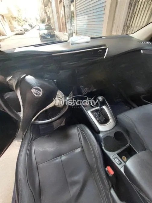 Nissan Qashqai 2017 Purple Automatic Used for Sale in Menouf - 10