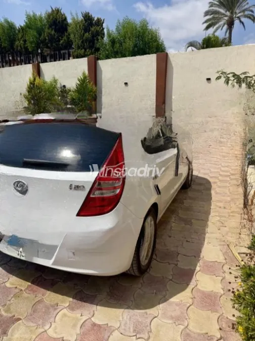 هيونداي I30 2009 أبيض أوتوماتيك مستعملة للبيع في القاهرة - 2