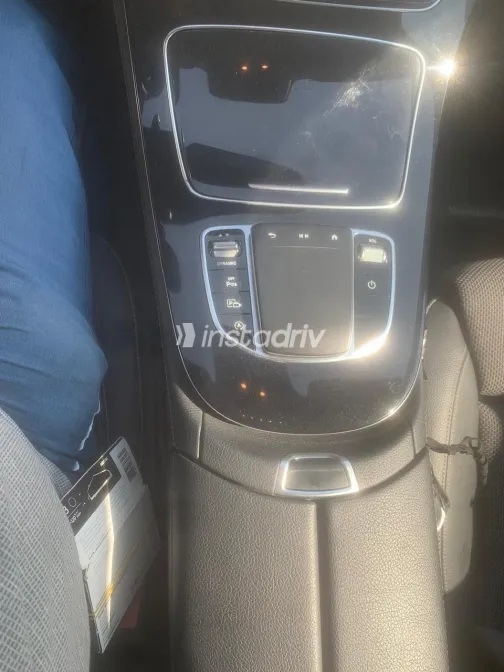 Mercedes E 200 2022 Black Automatic Used for Sale in Greater Cairo ( Cairo + Giza) - 4