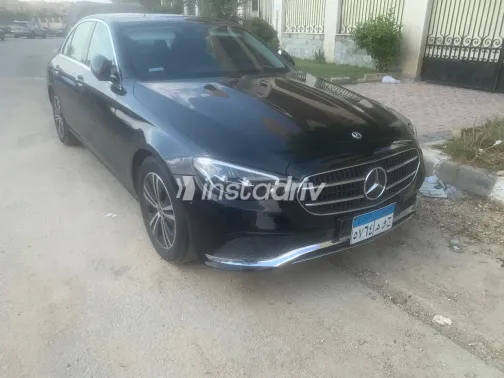 Mercedes E 200 2022 Black Automatic Used for Sale in Greater Cairo ( Cairo + Giza) - 5