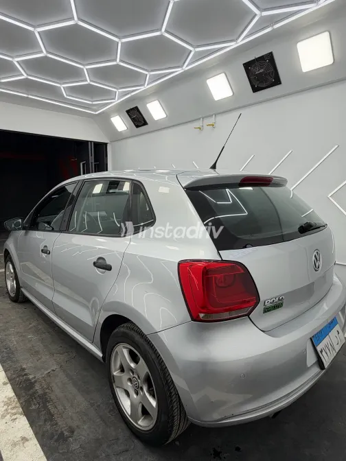 Volkswagen Polo 2010 Silver Automatic Used for Sale in Greater Cairo ( Cairo + Giza) - 1