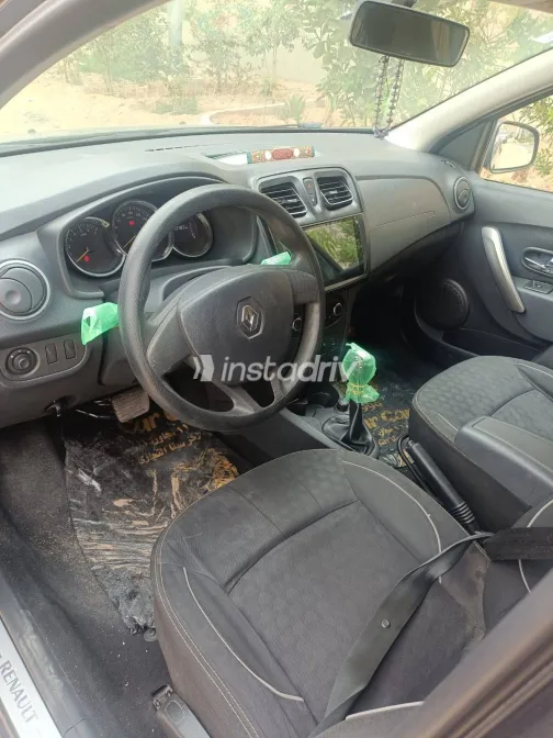 Renault Sandero 2017 Gray Automatic Used for Sale in Greater Cairo ( Cairo + Giza) - 2