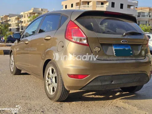 Ford Fiesta 2015 Gold Automatic Used for Sale in Greater Cairo ( Cairo + Giza) - 3