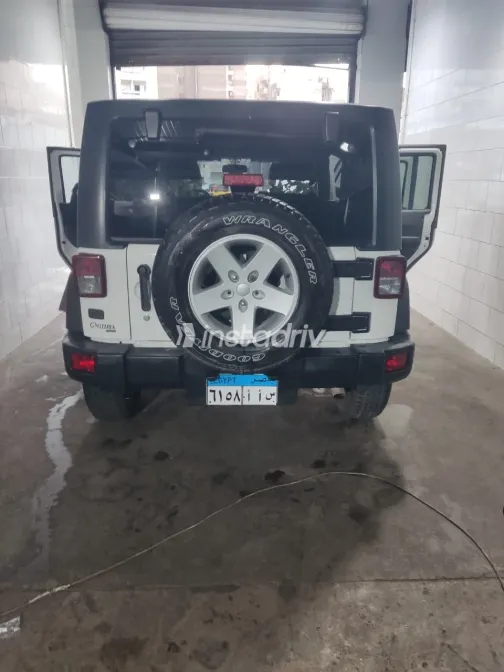 Jeep Renegade 2014 White Automatic Used for Sale in Greater Cairo ( Cairo + Giza) - 3