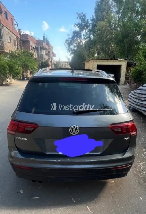 Volkswagen Tiguan 2017 Gray Automatic Used for Sale in Greater Cairo ( Cairo + Giza) - 2