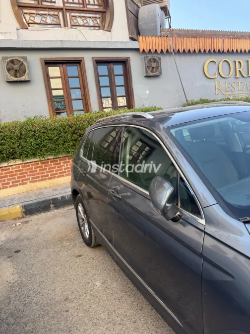 Volkswagen Tiguan 2020 Gray Automatic Used for Sale in Greater Cairo ( Cairo + Giza) - 1
