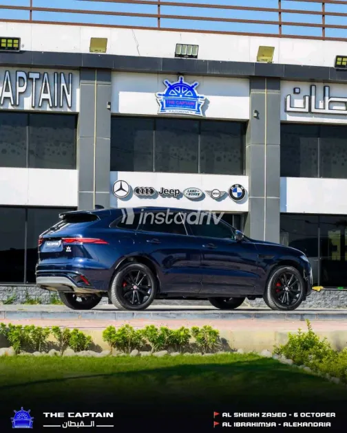 Jaguar F-Pace 2021 Blue Automatic Used for Sale in Greater Cairo ( Cairo + Giza) - 8