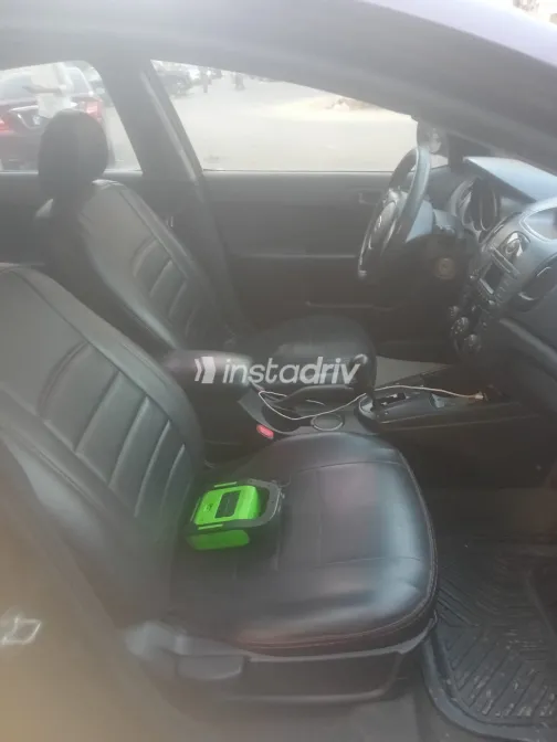 Kia Cerato 2010 White Automatic Used for Sale in Greater Cairo ( Cairo + Giza) - 2
